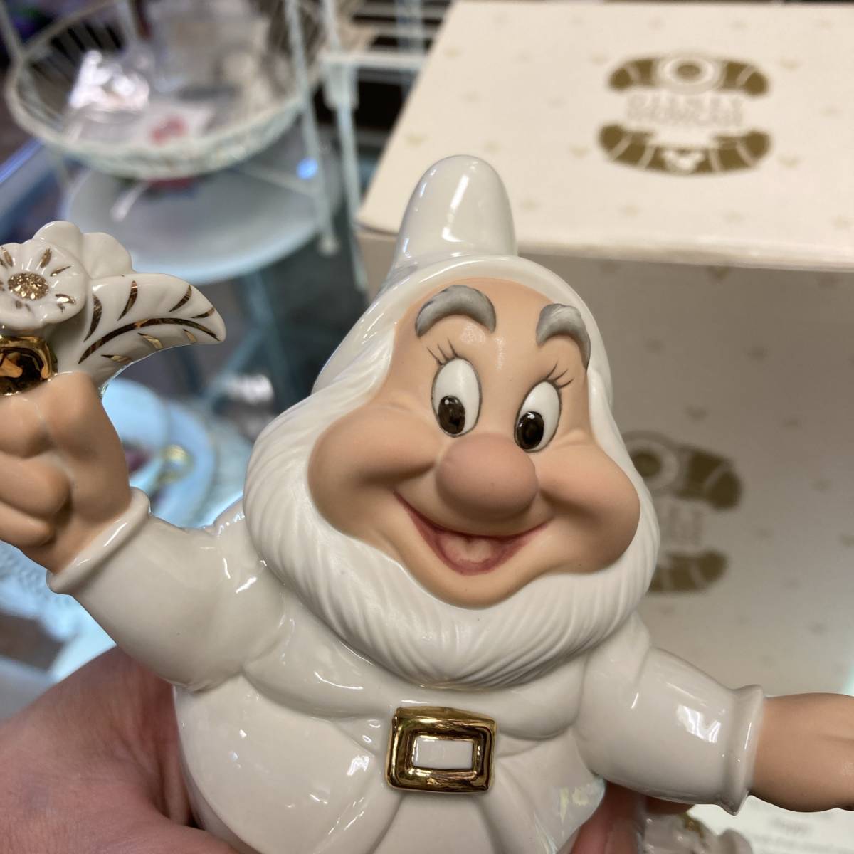 レノックス☆ディズニーショーケース 白雪姫 小人 HAPPY 陶器製 レノックス☆ディズニーショーケース 白雪姫 小人 HAPPY 陶器製