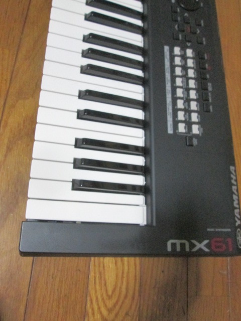  Yamaha MX61 this. thanks to easily composition is possible for became. gratitude is doing. thank you MX61