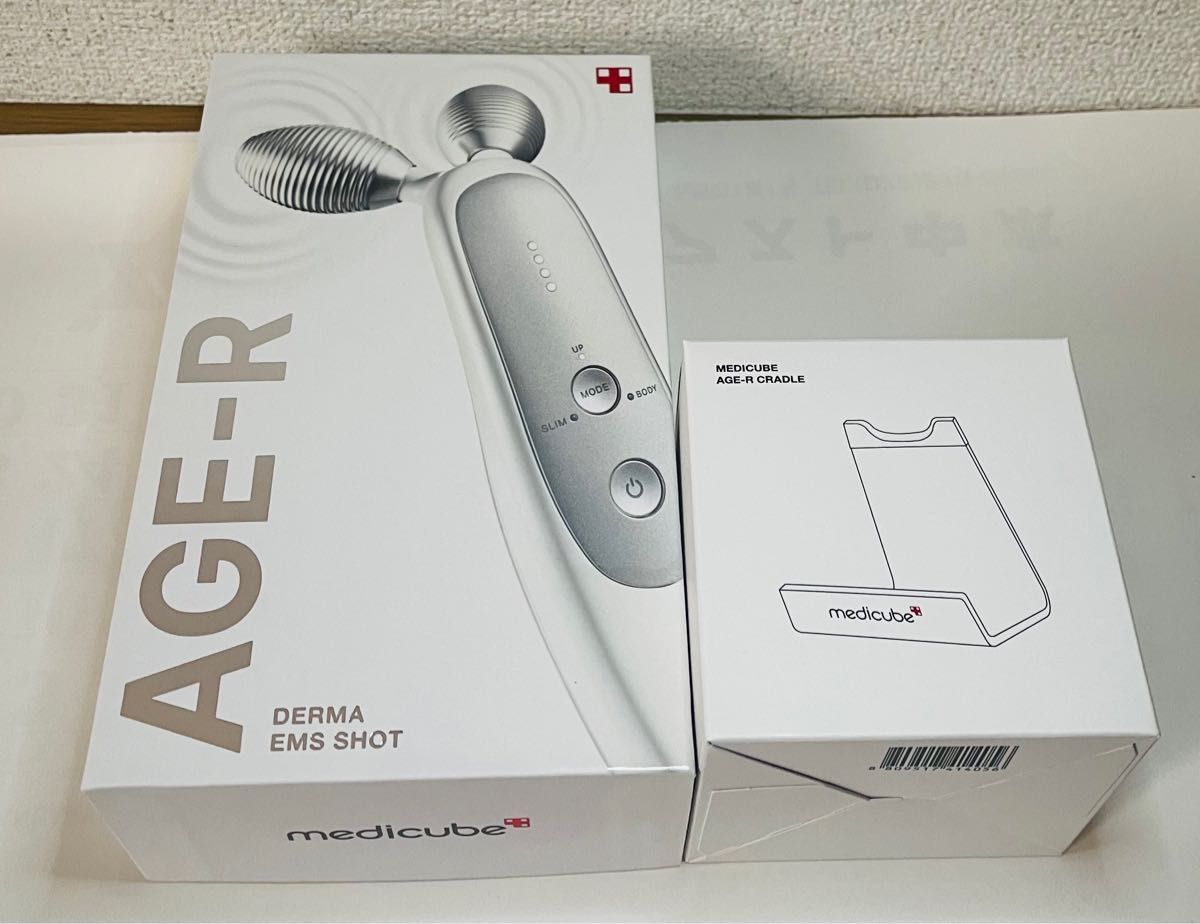 MEDICUBE メディキューブ 美顔器 AGE-R DERMA EMS SHOT エイジアル ダーマエアショット エイジングケア