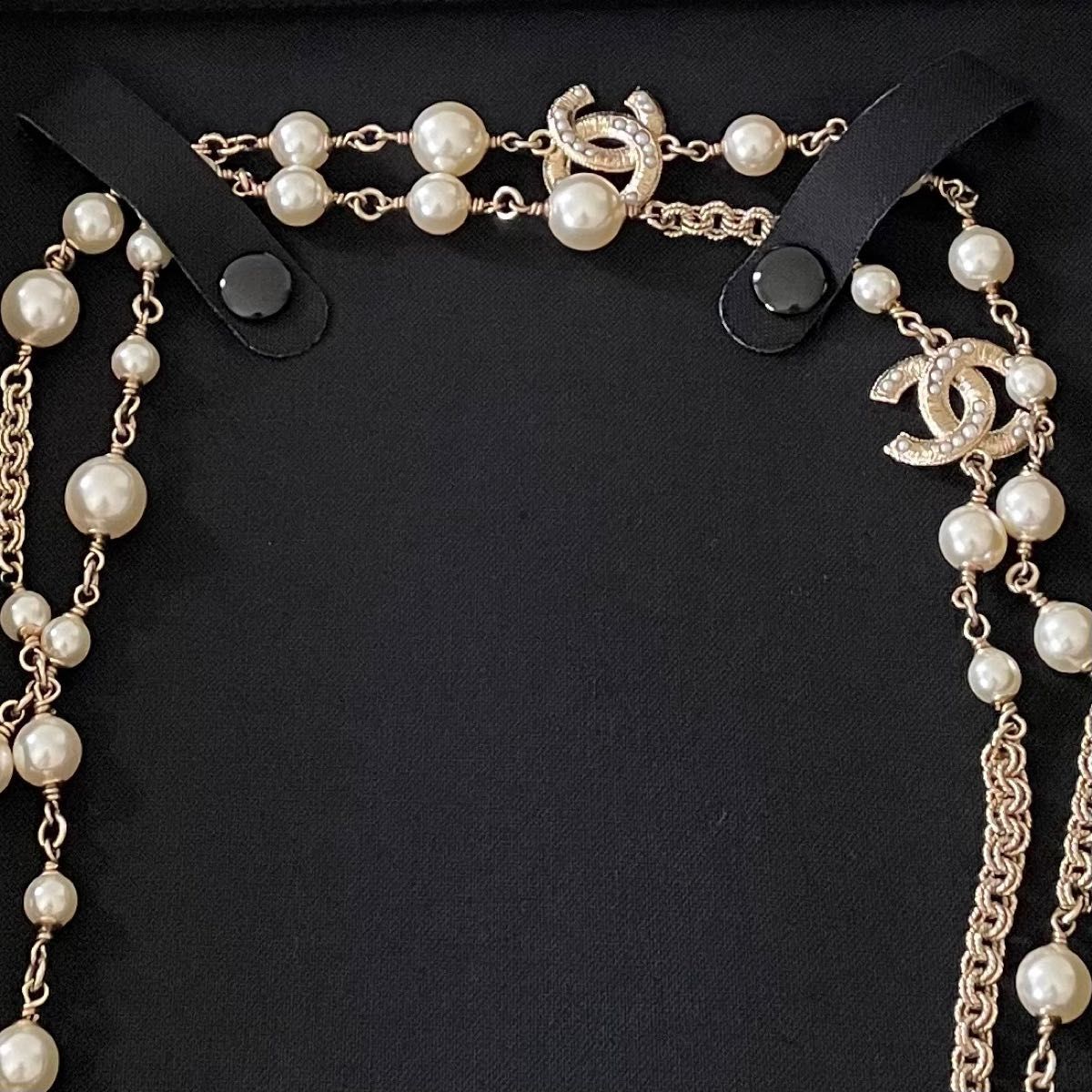 CHANEL ロング　パールネックレス　定番　真珠　稀少　シャネル　CCロゴ　新品　ロングネックレス