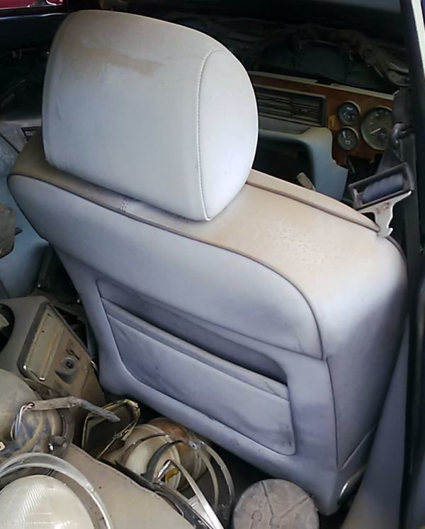 ■デイムラー ダブルシックス フロントシート 右 中古 ダイムラー ジャガー XJ6 XJ12 シリーズ3 W6 D6 部品取あり シートベルト バックル■_画像1