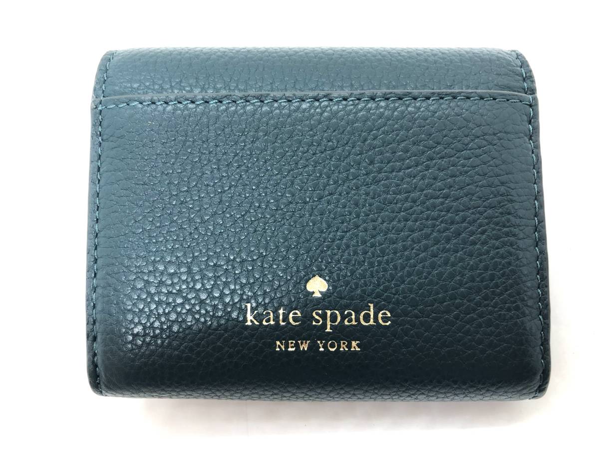 美品★kate spade ケイトスペード★レザー 二つ折り カード入れ 小銭入れ レディース グリーン系_画像2