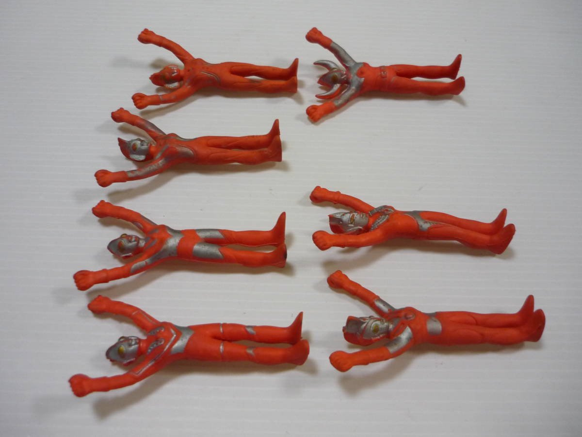 [管00]【送料無料】人形 7個セット ウルトラマン 約7.5cm 円谷プロ 特撮 タロウ 父 母 エースまとめ 当時物の画像1