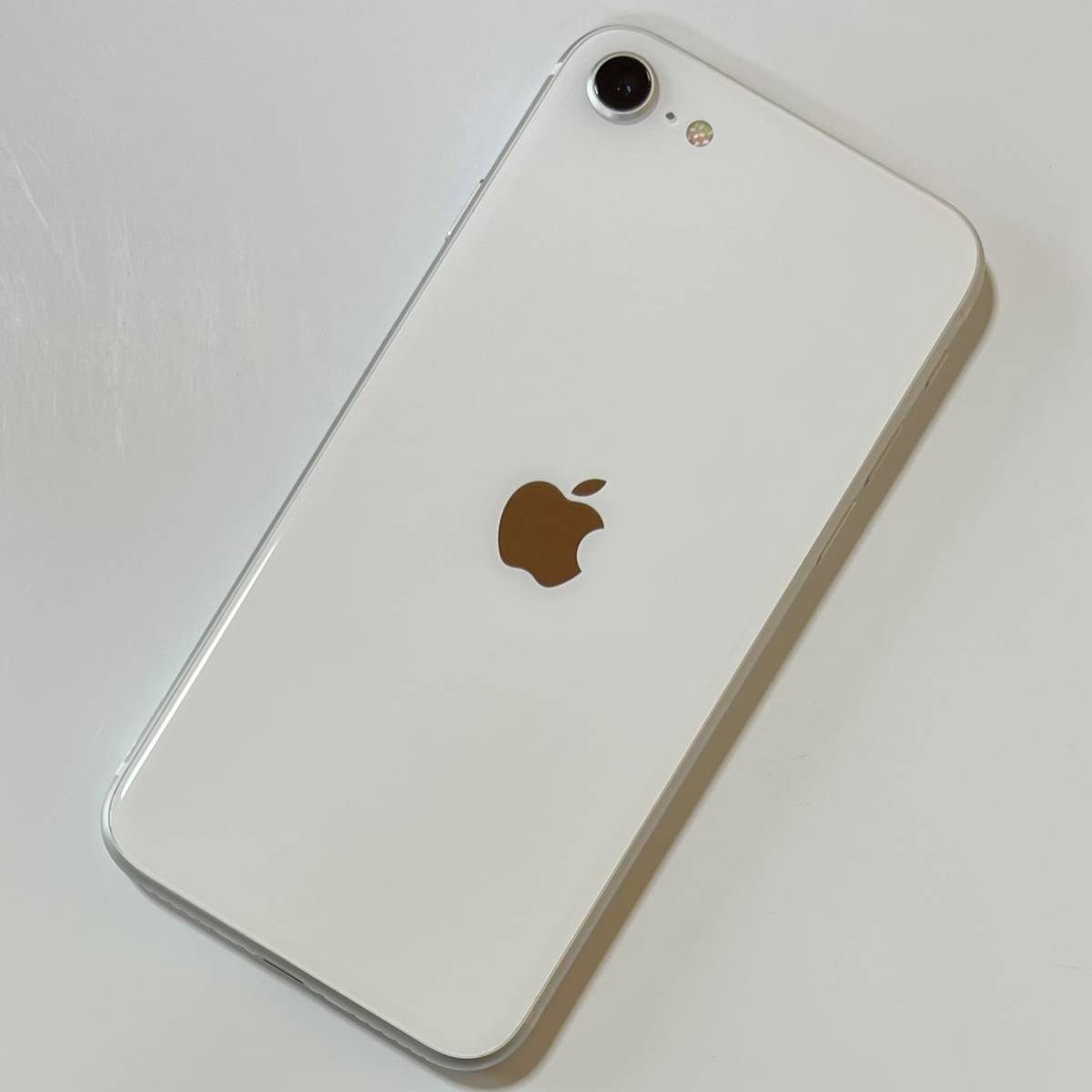 SIMフリー iPhone SE (第2世代) ホワイト 64GB MHGQ3J/A バッテリー最大容量95％ アクティベーションロック解除済の画像7