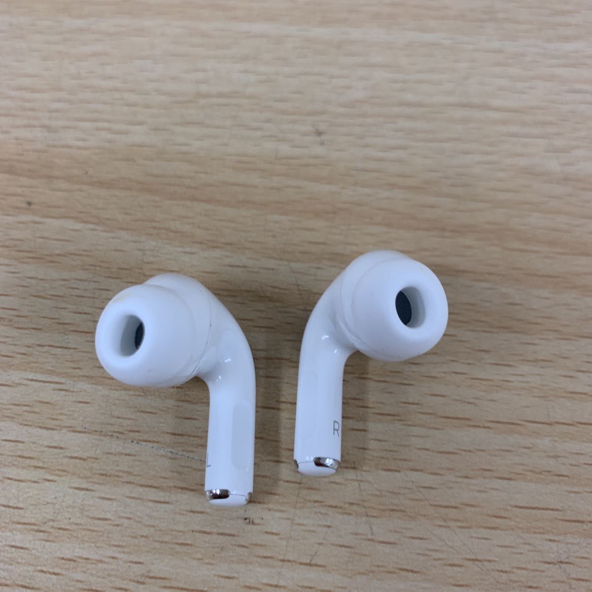 中古品Apple AirPods Pro MWP22J/A エアーポッズワイヤレスイヤホン