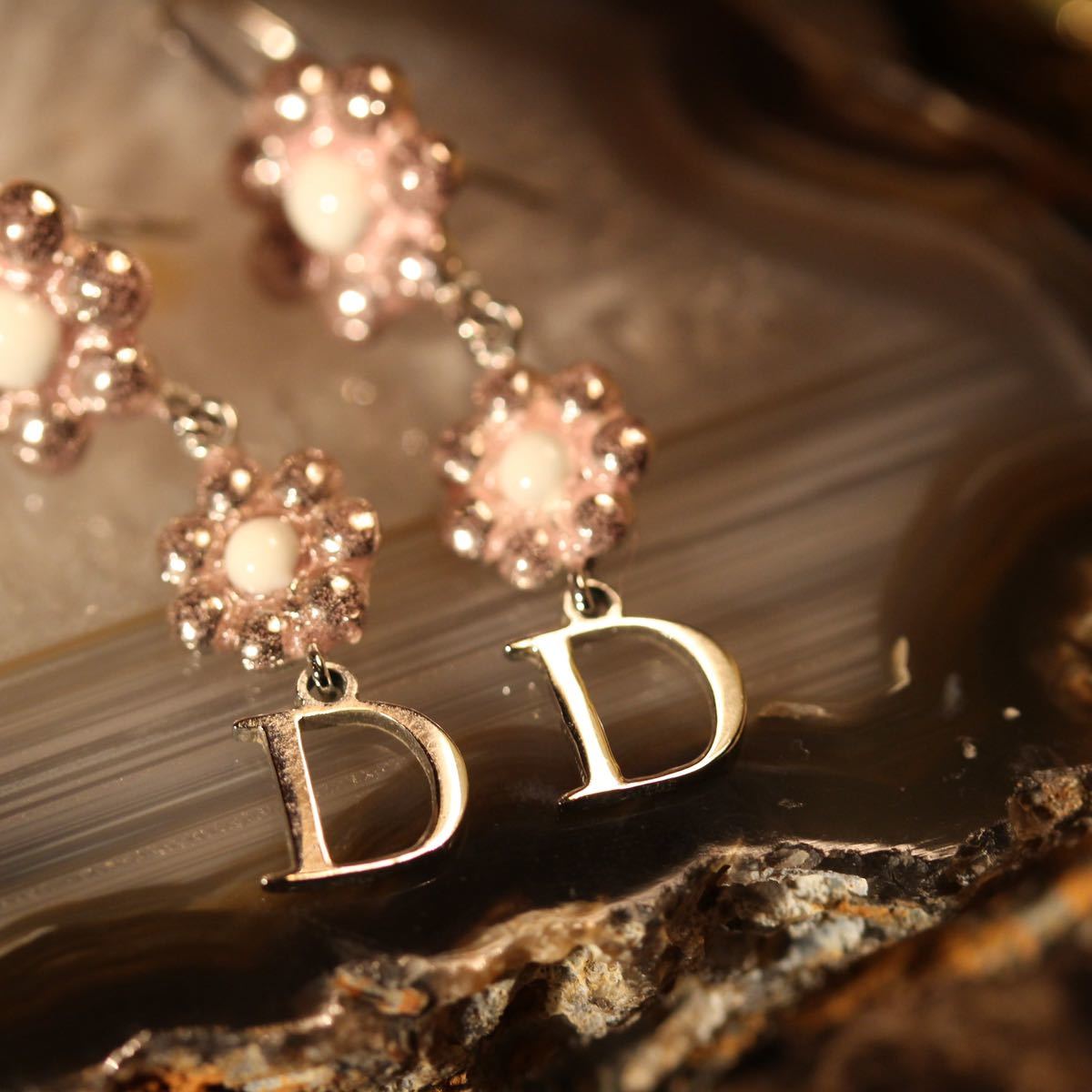 Christian Dior LOGO FLOWER SWING EARRING/クリスチャン Christian Dior LOGO FLOWER SWING EARRING/クリスチャン