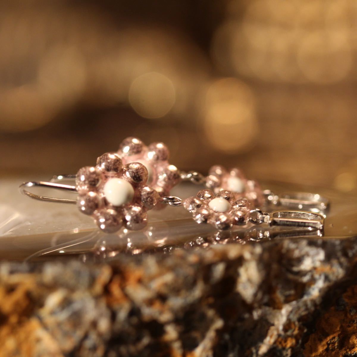 Christian Dior LOGO FLOWER SWING EARRING/クリスチャン Christian Dior LOGO FLOWER SWING EARRING/クリスチャン
