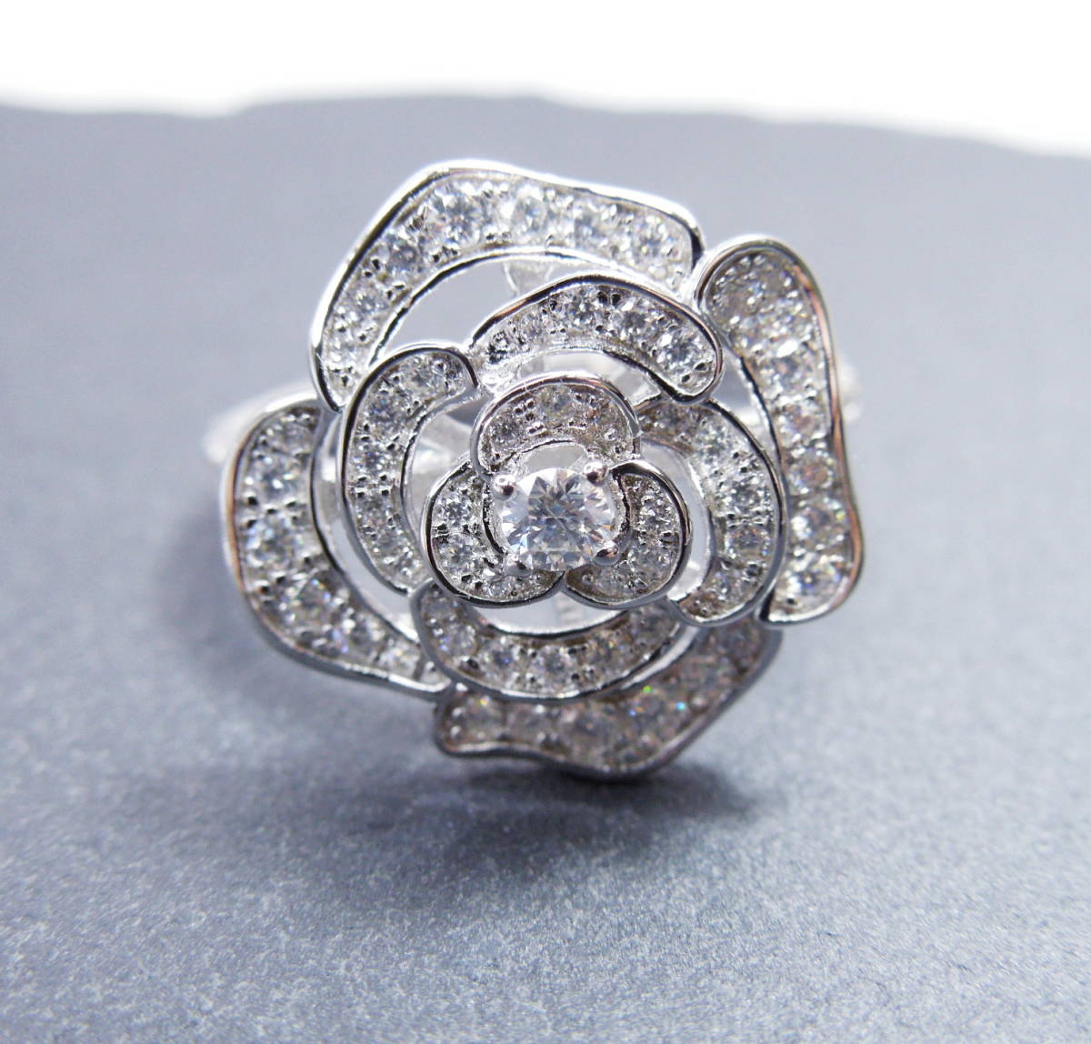 約12.75号 D モアサナイト ローズリング 合計1.5ctw　指輪 モアッサナイト 新品 未使用 人工ダイヤモンド 合計1.5カラット 薔薇 花