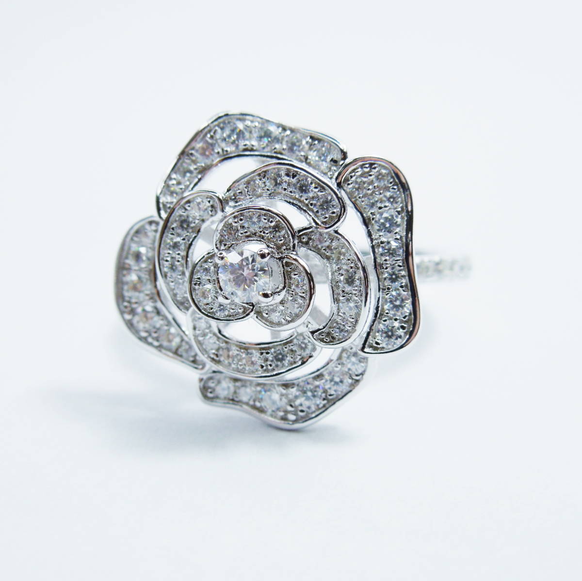 約12.75号 D モアサナイト ローズリング 合計1.5ctw　指輪 モアッサナイト 新品 未使用 人工ダイヤモンド 合計1.5カラット 薔薇 花