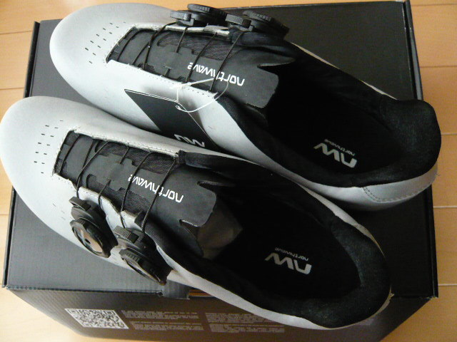 ★ NORTHWAVE ノースウェーブ RevolutionⅢ Revolution3 Revolution 3 size 41 UK 7.1/2 US 8.1/2 CM 26.4 カラー/SILVER_画像1