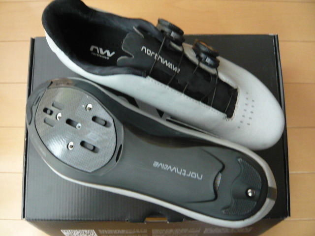 ★ NORTHWAVE ノースウェーブ RevolutionⅢ Revolution3 Revolution 3 size 41 UK 7.1/2 US 8.1/2 CM 26.4 カラー/SILVER_画像6