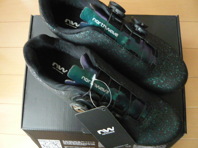 ★ NORTHWAVE ノースウェーブ RevolutionⅢ Revolution3 Revolution 3 size 40 UK 6.1/2 US 7.1/2 CM 25.7 カラー/Black/Iridescentの画像1