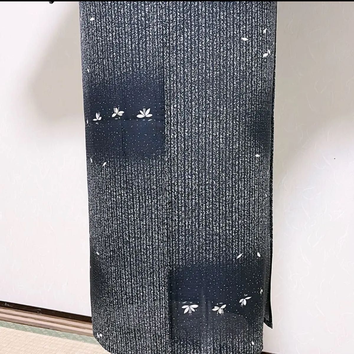 《夏物 絽 叩き染め》粋なモノトーンの小紋着物(残布あり)
