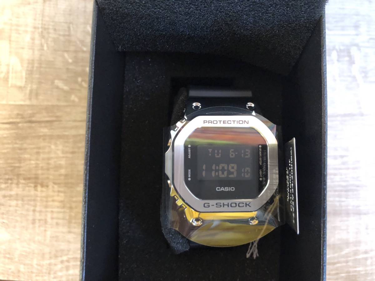 G-SHOCK☆GM-5600-1JF☆スクエア☆（シルバー/ブラック）☆カシオ☆Casio☆ジーショックの画像1