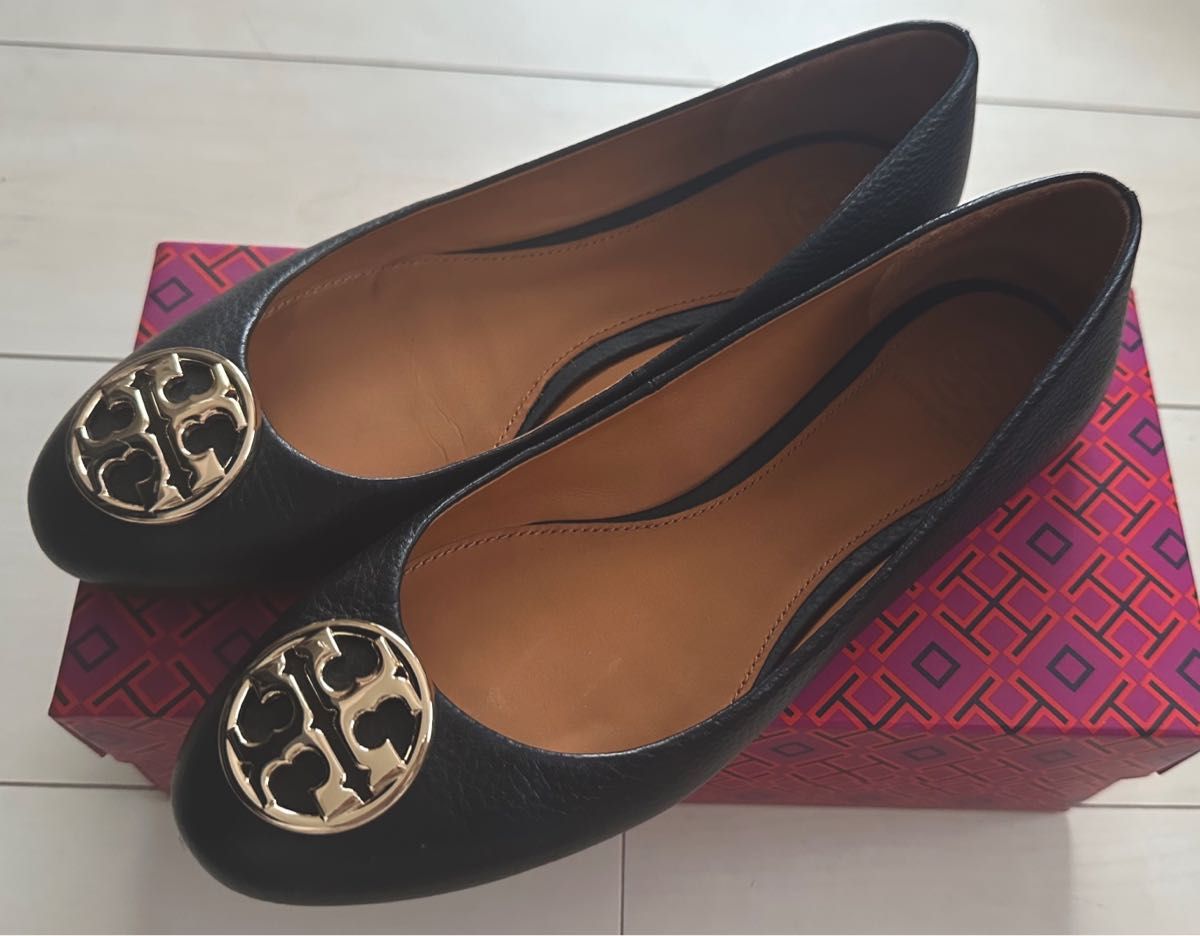 【美品】トリーバーチ　パンプス　黒　ブラック　TORY BURCH 24.5 7.5 フラットシューズ