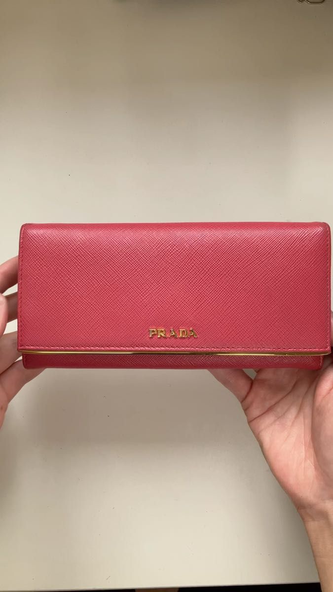 プラダ　PRADA サフィアーノ　長財布　コーラルレッド