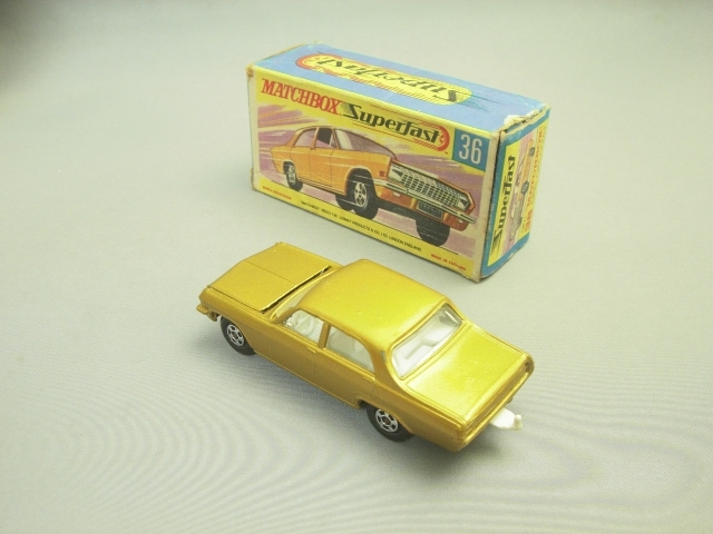 MATCHBOX SuperJast 36 「OPEL　DIPLOMAT」1960年代頃発売モデル　（トミカサイズ）_画像4