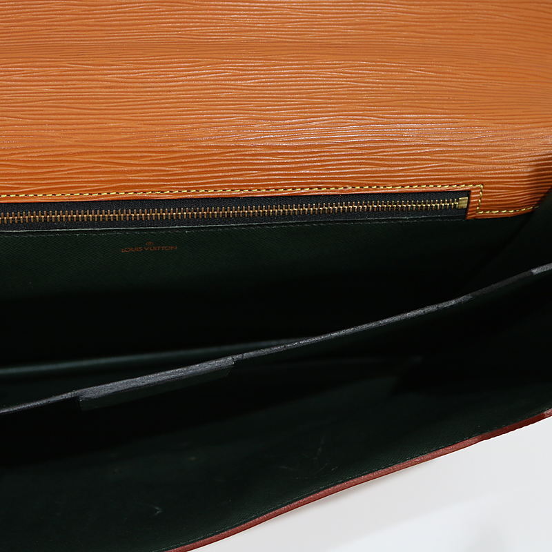 Louis Vuitton / ルイヴィトン | M54468 ポルトドキュマン バンドリエール エピ ブリーフケース | ジパングゴールド_画像4