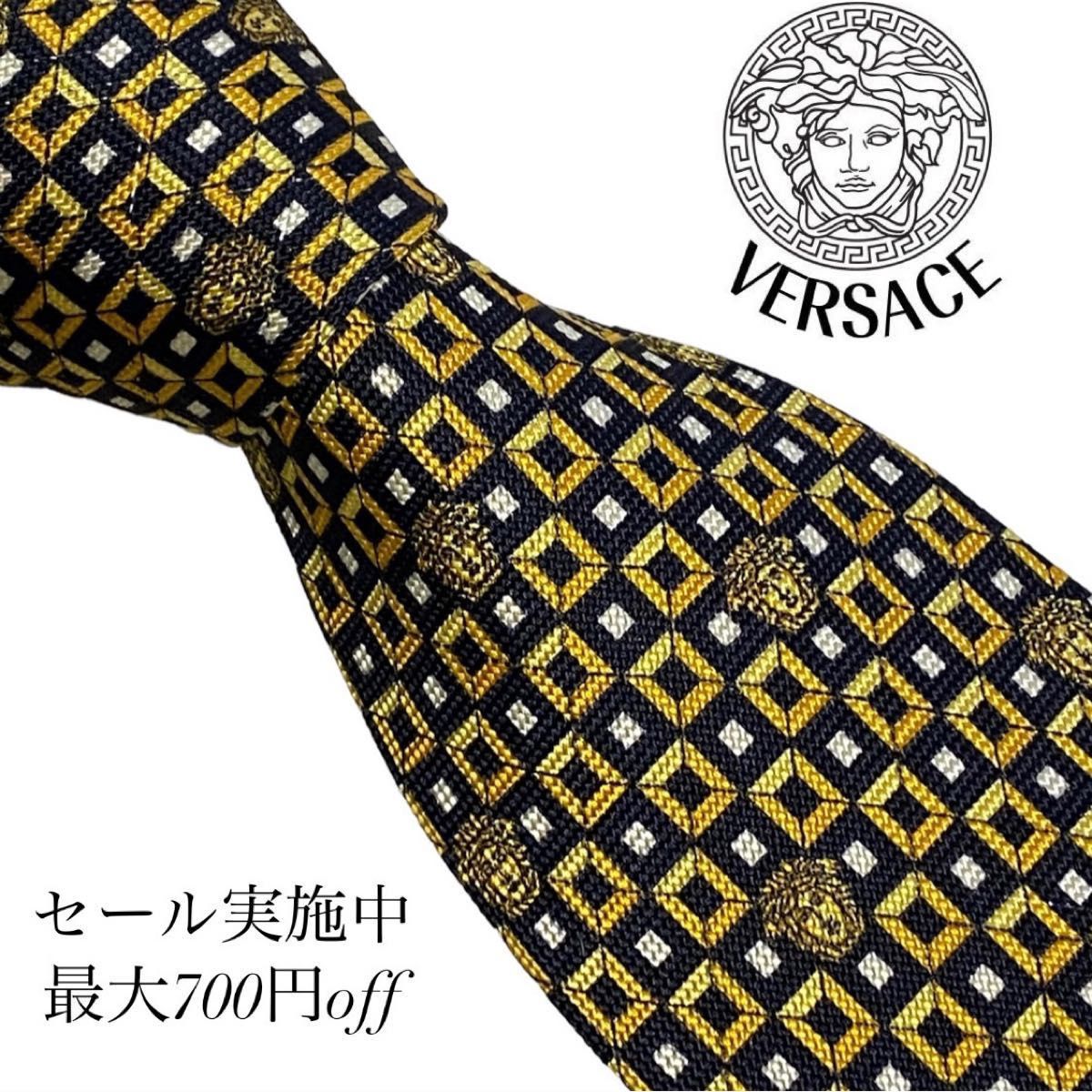 【美品】 GIANNI VERSACE ジャンニ ヴェルサーチネクタイ　総柄　ブランドロゴ　メデューサ　ゴールド