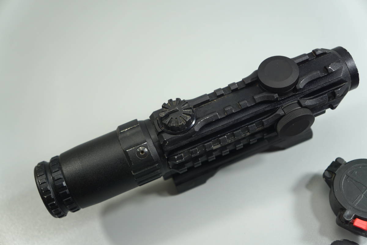 廃盤 Leupold Mark 4 CQ/T 1-3x A.R.M.S. 純正マウント付属 廃盤 Leupold Mark 4 CQ/T 1-3x A.R.M.S. 純正マウント付属