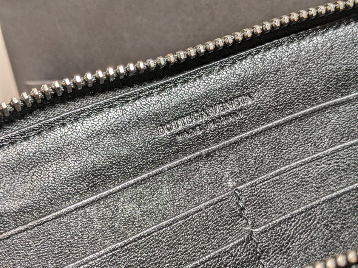 極美品 BOTTEGA VENETA ボッテガヴェネタ イントレチャート 長財布