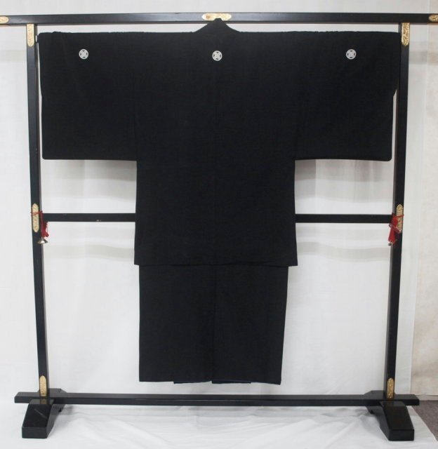 貸衣装処分　0605　紳士　羽織・着物・袴　黒　（中古）