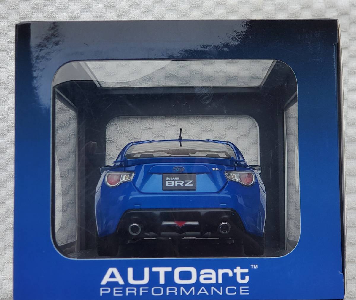 Aa 1/18 オートアート スバル BRZ ドア類開閉 タイヤ回転、舵取り ミニカー AUTOart SUBARU_リヤになります。