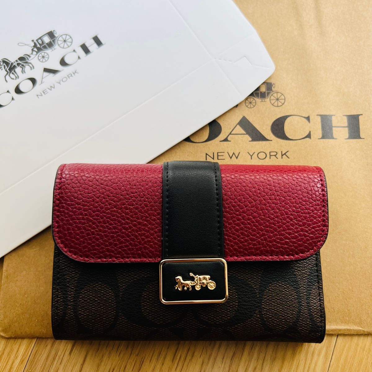 COACH 長財布おすすめ可愛い人気プレゼント新商品 おすすめデザイン-