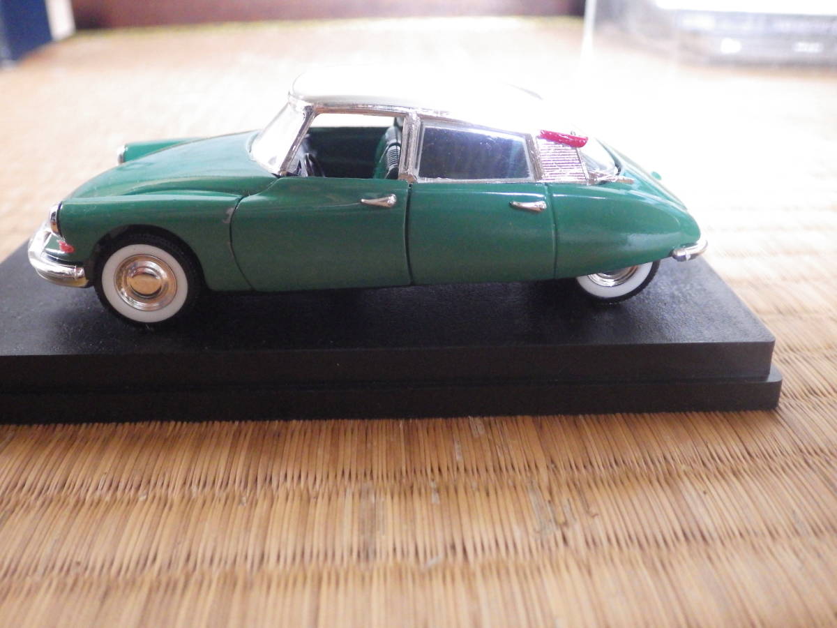 ミニカー2台 シトロエンDS 2CV 1/43 RIOイタリア製 EDOCAR MINISERIES