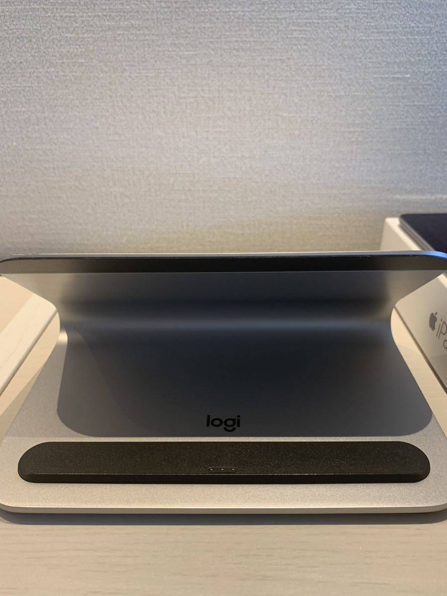 美品】Apple iPad Pro 9.7inch 256GB + 充電スタンドLogicool BASE