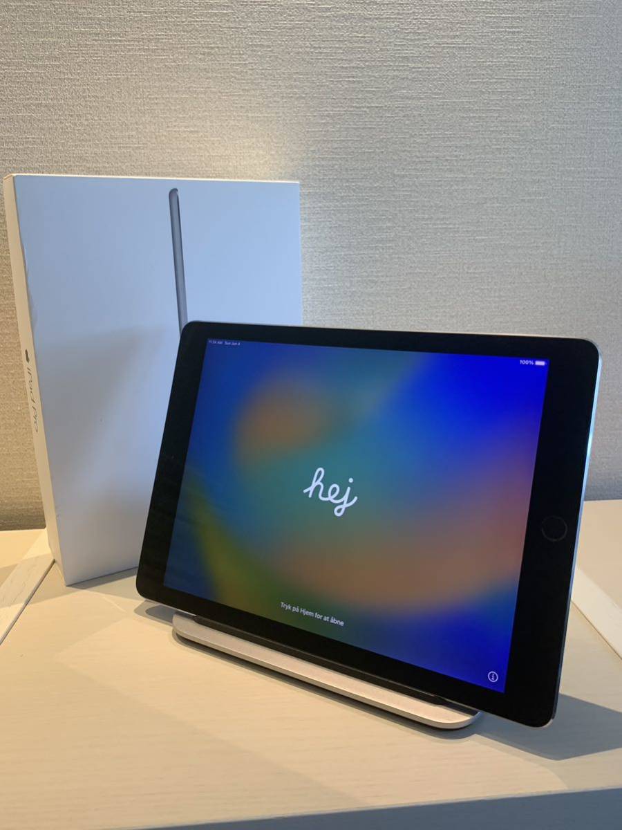 美品】Apple iPad Pro 9.7inch 256GB + 充電スタンドLogicool BASE