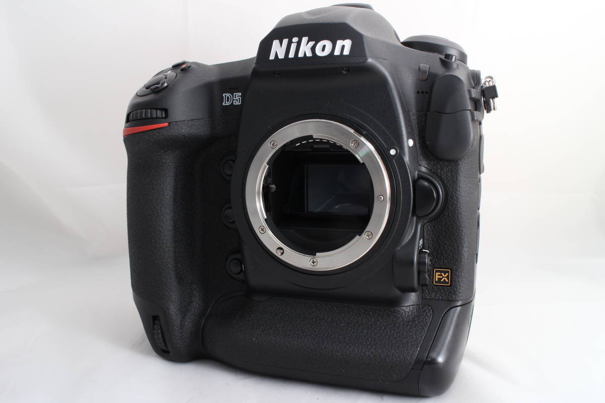 ☆美品☆ Nikon デジタル一眼レフカメラ D5 (XQD-Type) ニコン #R77_画像2