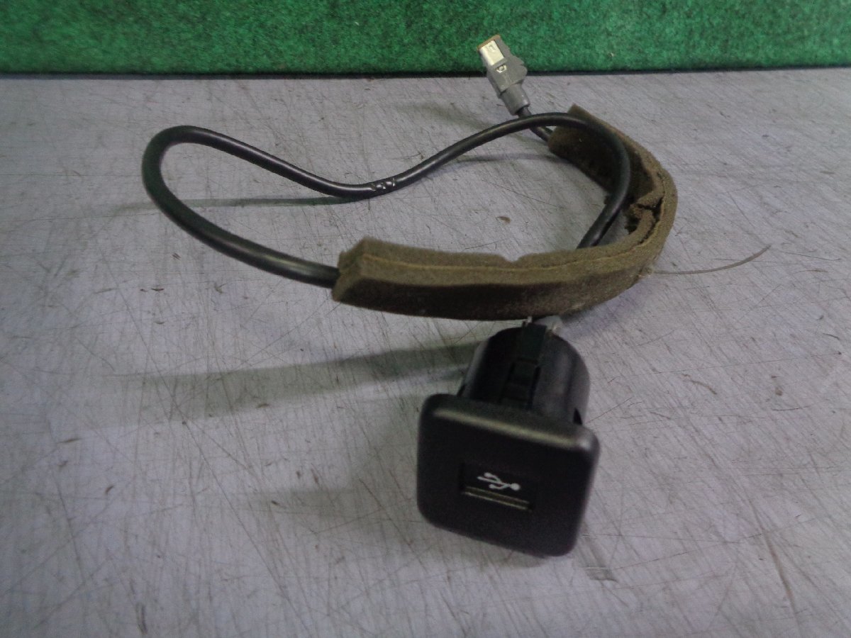 モコ MG33S CDデッキ PS-3334R-C 39101-50M10-ZST USBポート付き_画像3