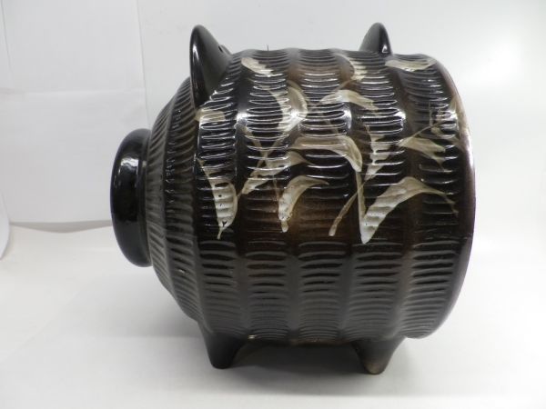 54*a575* including in a package un- possible unused storage goods ceramics made jumbo mosquito repellent peace kiln height 32× length 29cm extra-large pig mosquito .. vessel metal fittings attaching present condition 