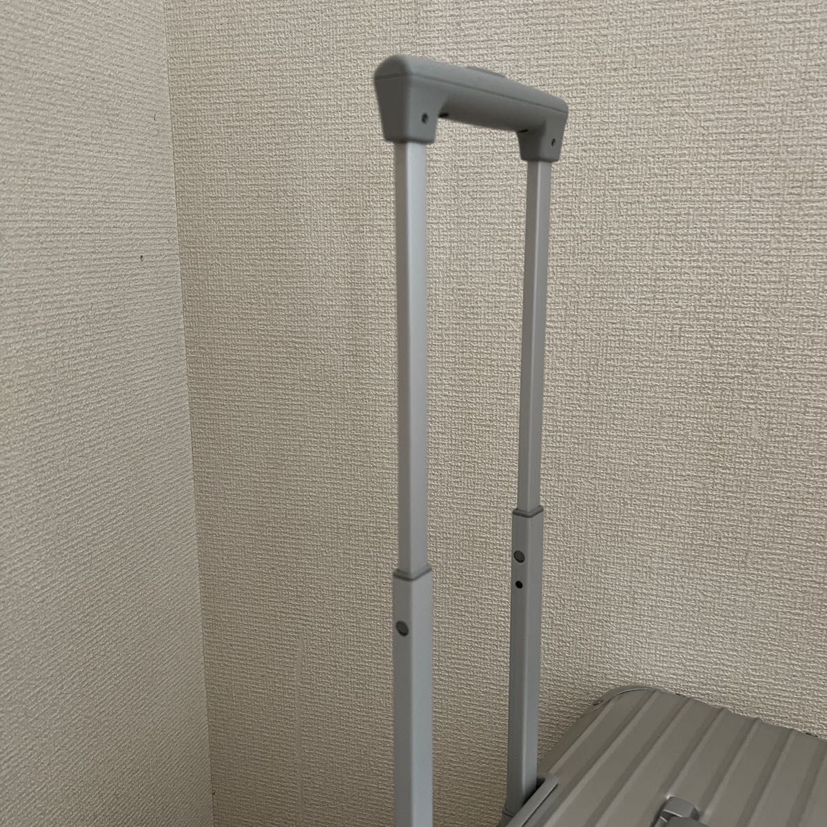 リモワ RIMOWA パイロット 34L 4輪モデル 希少 廃盤|Yahoo リモワ RIMOWA パイロット 34L 4輪モデル 希少 廃盤|Yahoo