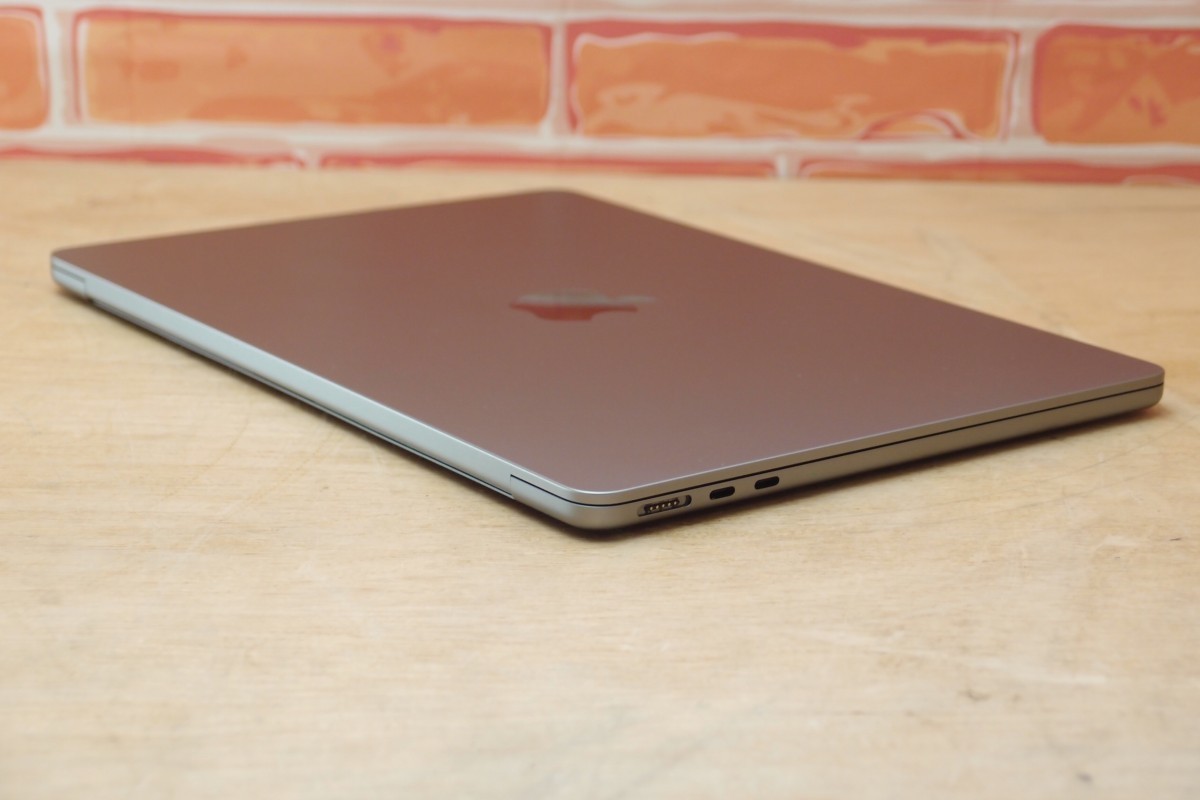 Apple MacBook Air M2 8GBメモリ 256GB SSD バッテリー100% Apple保証