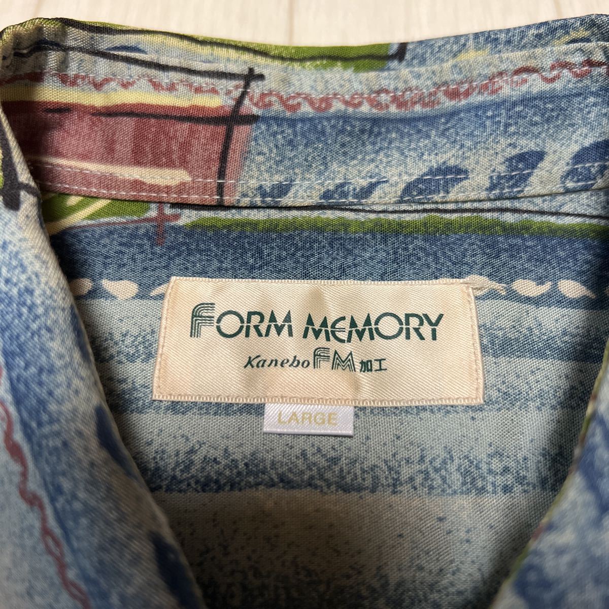 FORM MEMORY 総柄 柄シャツ レトロ アート ビンテージ 長袖シャツ レーヨン70% ポリエステル30%_画像4