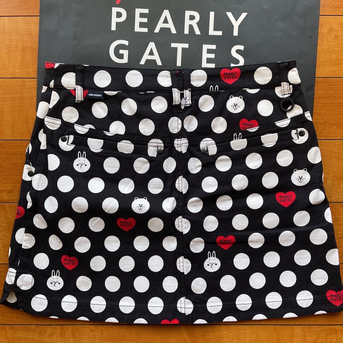 送料無料PEARLY GATES×LINE FRIENDS希少PGハートキャラクタードット柄スカート裏MESH速乾ベタ付軽減west弾力性抗菌Pocket(大特価2)新品