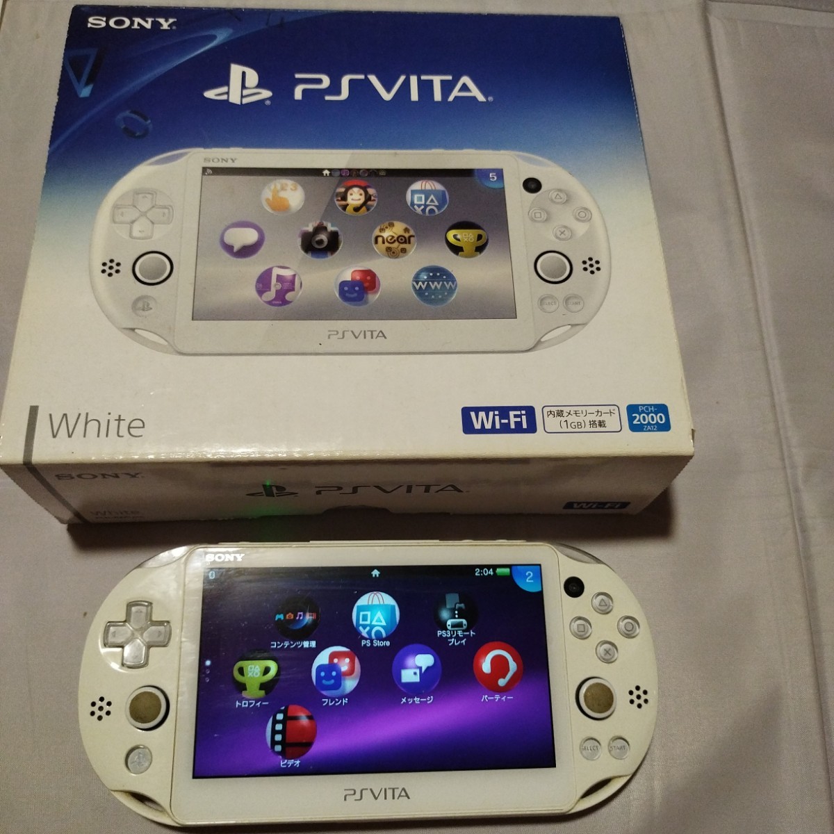 ソニー PS Vita 2000 ホワイト保護フィルム付き　初期化して発送のサムネイル