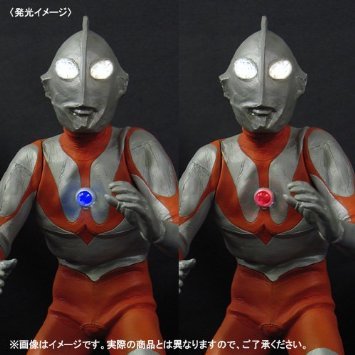 新品 未開封 エクスプラス 少年リック限定 「大怪獣シリーズ ウルトラマン Aタイプ ファイティングポーズ 発光版」_メーカー提供の発光イメージ画像です。