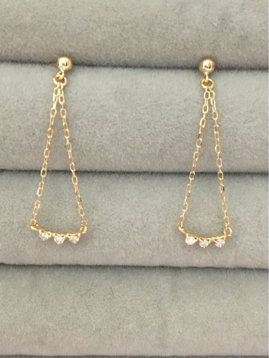 18金ダイヤモンド 華奢揺れるピアス|