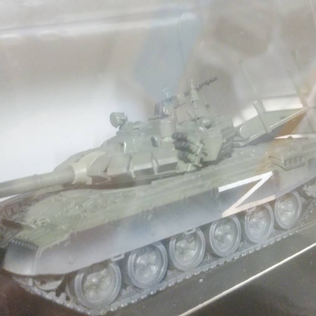 [Z] new goods Russia ream . army T-72B3 type main battle tank uklaina1/72 scale model final product has painted top attack protection . attaching so ream postage 520 jpy ~