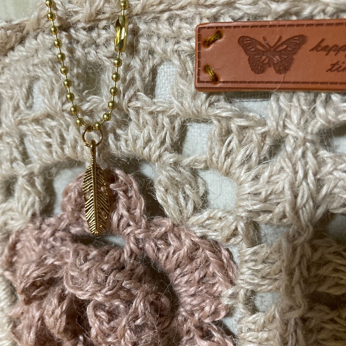 《未使用、長期保管》手編みの薔薇トートバッグ フリンジ付き  レース糸  編みバッグ