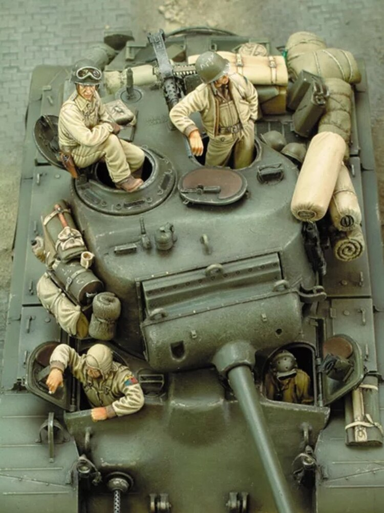 [ scale 1/35] resin resin figure kit .. ream ...4 body only tanker less not yet painting unassembly 