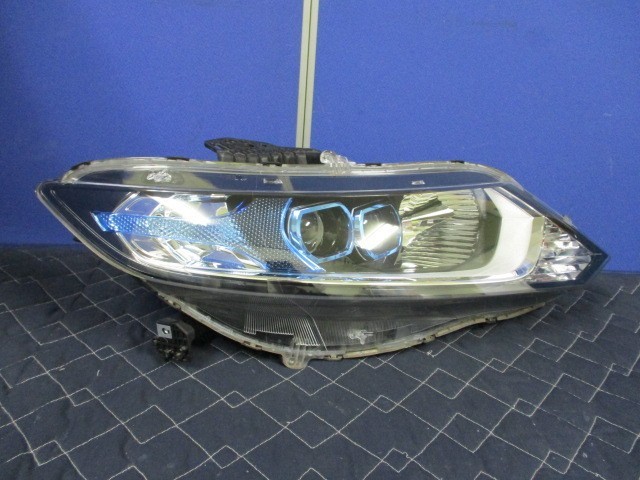 値引きチャンス FR4 ジェイドハイブリッド 前期 右ヘッドライト LED STANLEY W2345 純正 33100-T4R-J11 (右ヘッドランプ 右ライト G-3503)_画像3