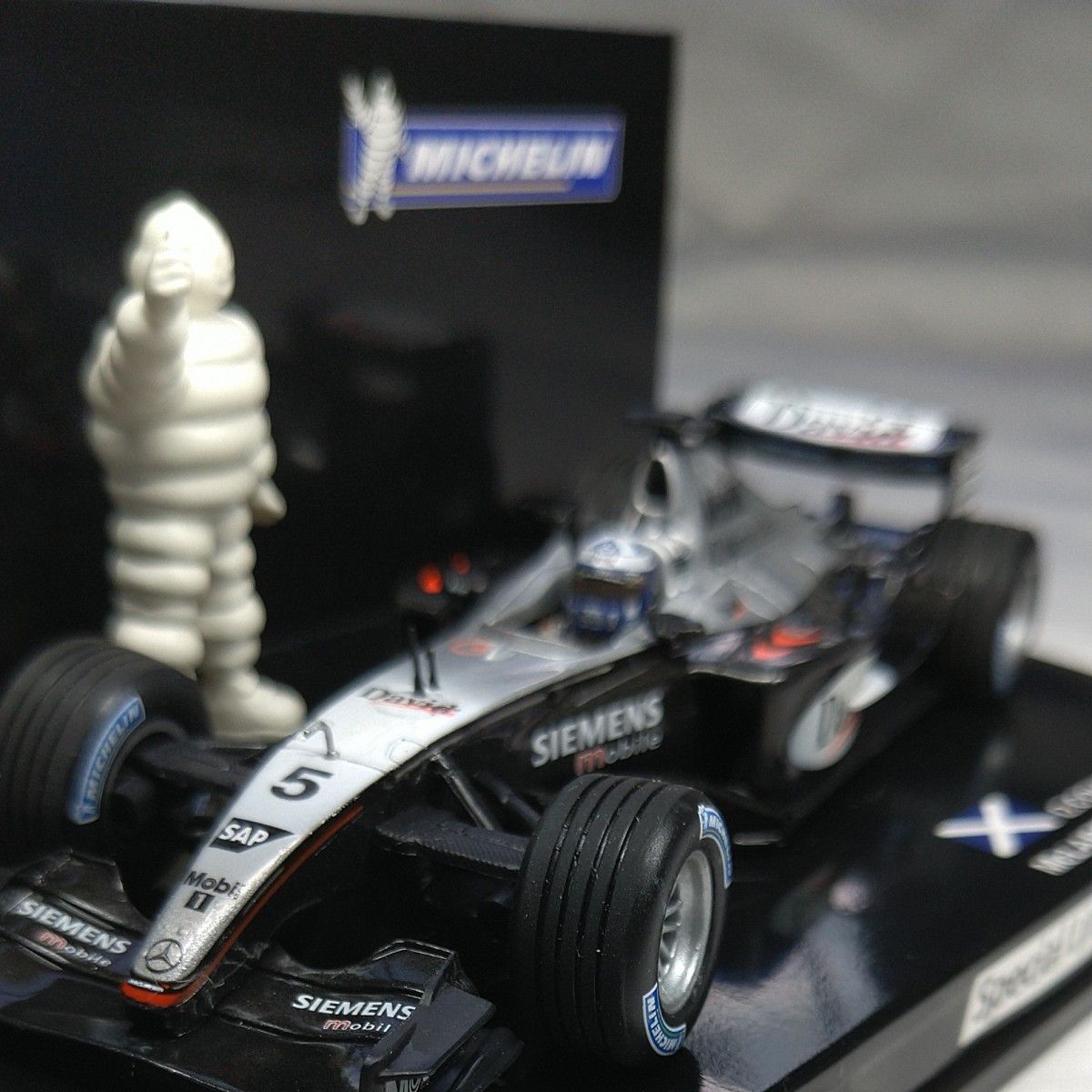 ミニカー 1/43 Michelin Collection McLaren Mercedes MP4-18 D.COULTHARD