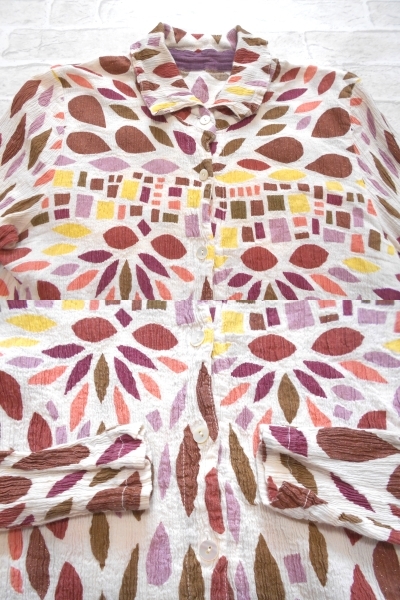 ( postage included! ) TSUMORI CHISATO Tsumori Chisato white leaf .. print pattern cotton krepli blouse ( made in Japan cotton 100%lak...