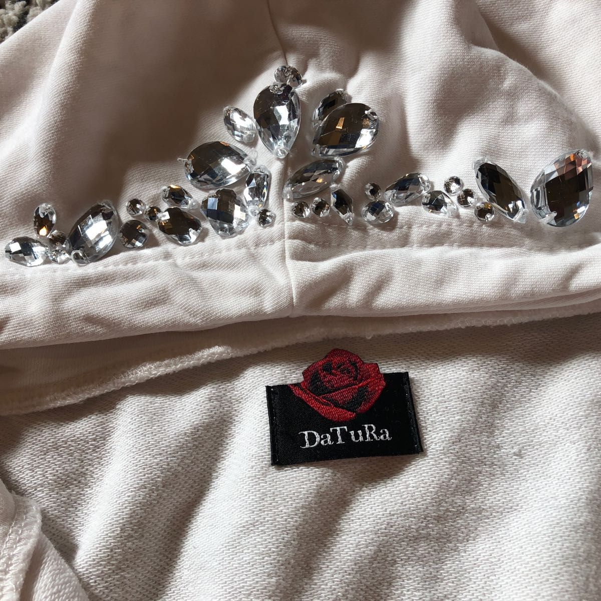 DaTuRa ダチュラ ビジュー付き パーカーワンピース ロング DaTuRa ダチュラ ビジュー付き パーカーワンピース ロング