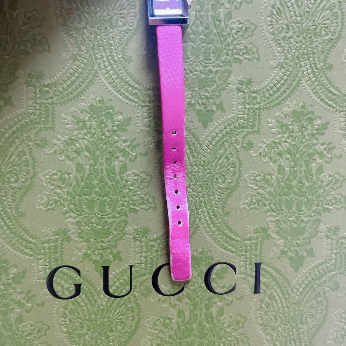 ★sale★GUCCI Gフレーム 腕時計ピンク