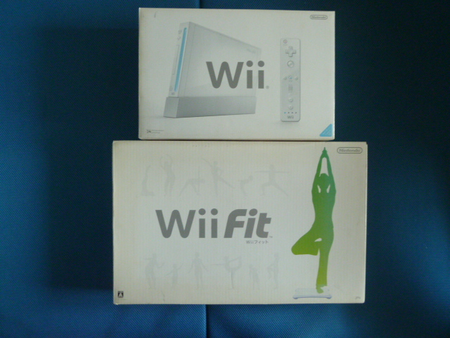 ★送料無料★＜美品＞Nintendo 任天堂 Wii 本体 & バランスWiiボード Wiiフィット